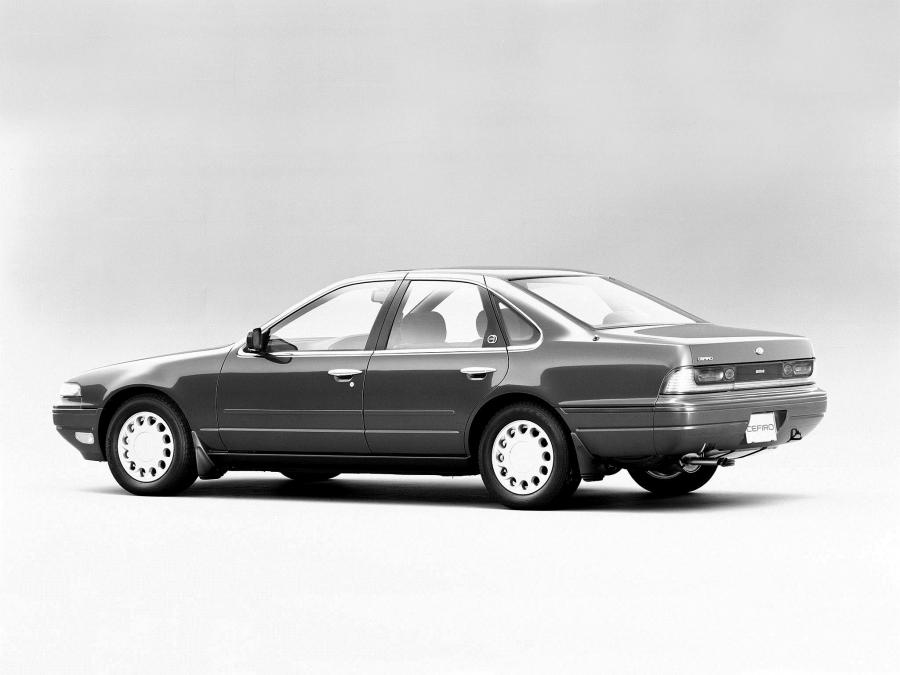  Nissan Cefiro 1988 года  (фото 4 из 13)